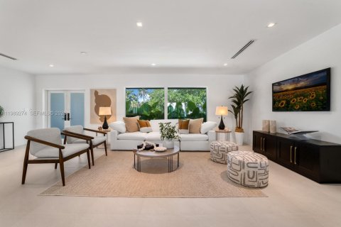 Casa en venta en Miami, Florida, 5 dormitorios, 256.04 m2 № 2056616 - foto 10