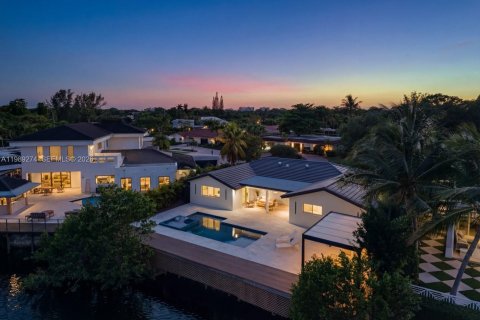 Casa en venta en Miami, Florida, 5 dormitorios, 256.04 m2 № 2056616 - foto 4