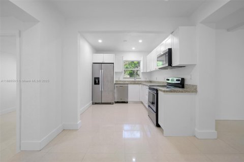 Villa ou maison à louer à Miami Shores, Floride: 3 chambres № 1933318 - photo 8