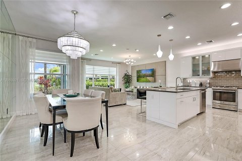 House in Port St. Lucie, Florida 2 bedrooms, 159.42 sq.m. № 2069804 - photo 10