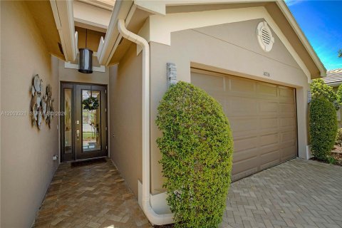 House in Port St. Lucie, Florida 2 bedrooms, 159.42 sq.m. № 2069804 - photo 7