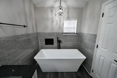 House in Ocoee, Florida 5 bedrooms, 189.43 sq.m. № 1775688 - photo 13