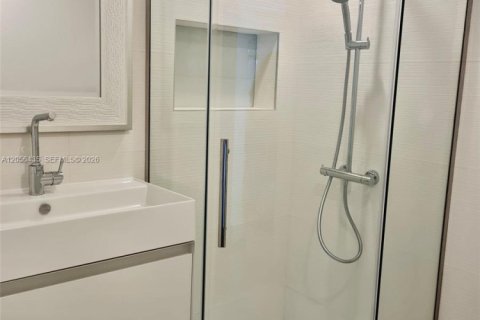 Copropriété à louer à Hollywood, Floride: 1 chambre, 103.4 m2 № 2155954 - photo 10