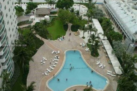 Copropriété à louer à Hollywood, Floride: 1 chambre, 103.4 m2 № 2155954 - photo 2