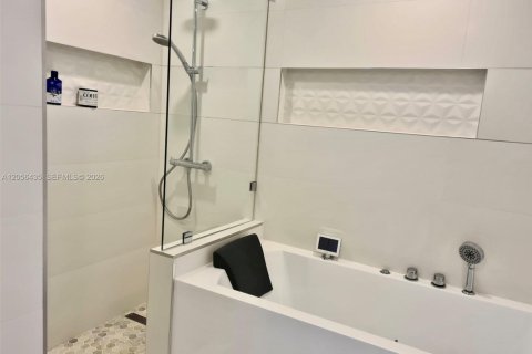 Copropriété à louer à Hollywood, Floride: 1 chambre, 103.4 m2 № 2155954 - photo 16