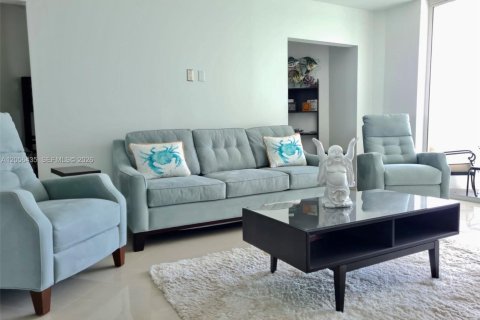 Copropriété à louer à Hollywood, Floride: 1 chambre, 103.4 m2 № 2155954 - photo 4