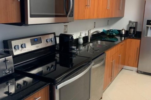 Copropriété à louer à Hollywood, Floride: 1 chambre, 103.4 m2 № 2155954 - photo 6