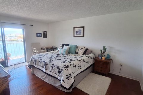 Copropriété à vendre à Saint Petersburg, Floride: 2 chambres, 103.12 m2 № 1838808 - photo 9