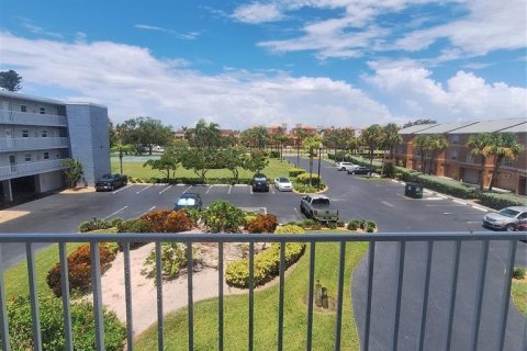 Copropriété à vendre à Saint Petersburg, Floride: 2 chambres, 103.12 m2 № 1838808 - photo 29