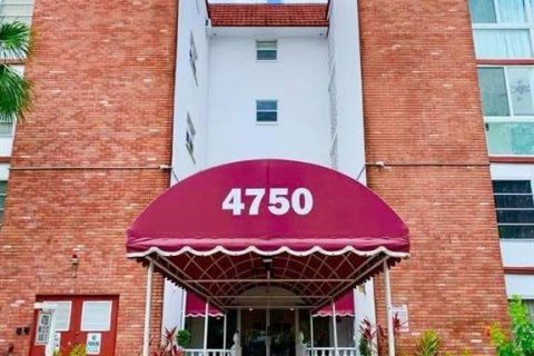 Condo in Lauderhill, Florida, 2 bedrooms  № 2261235