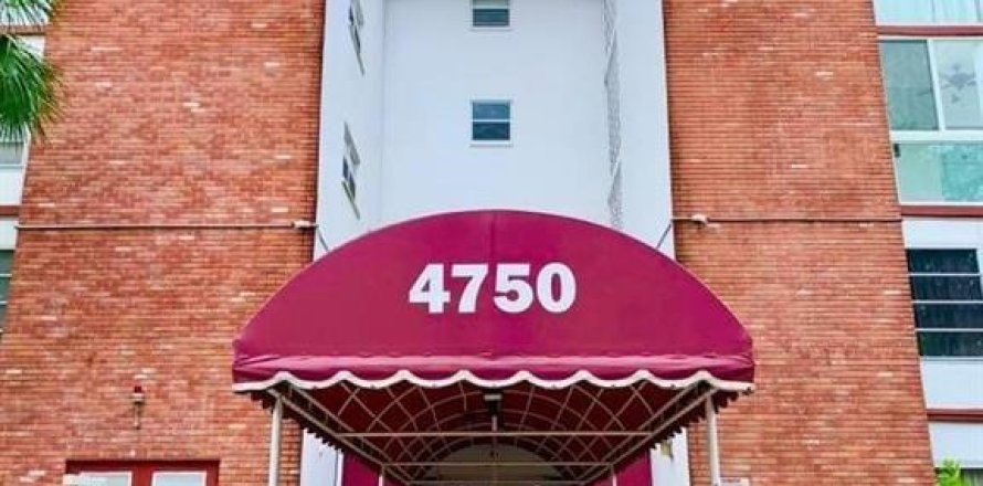 Condo in Lauderhill, Florida, 2 bedrooms  № 2261235