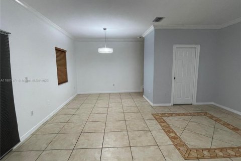 House in Miramar, Florida 3 bedrooms, 148.74 sq.m. № 1697590 - photo 11