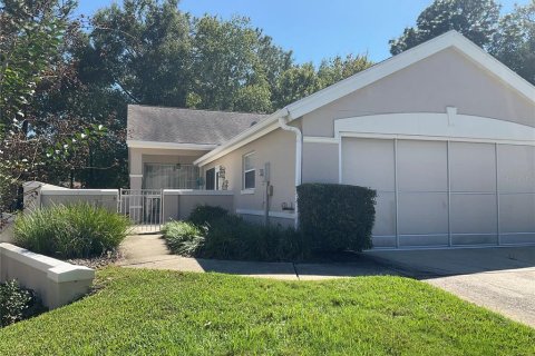 Appartement à Ocala, Floride 2 chambres, 135.82 m2 № 2418556