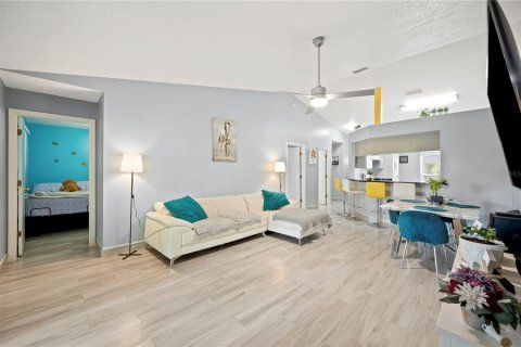 House in Lakeland, Florida 4 bedrooms, 116.87 sq.m. № 1885694 - photo 5