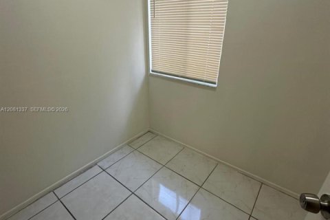 Condo in Pompano Beach, Florida, 2 bedrooms № 2341224 - photo 15