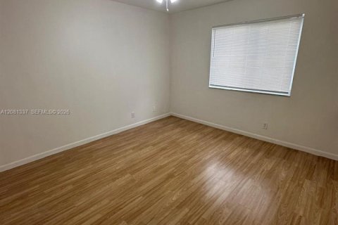 Condo in Pompano Beach, Florida, 2 bedrooms № 2341224 - photo 13