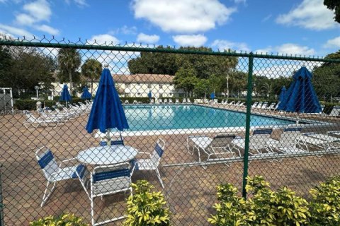 Condo in Pompano Beach, Florida, 2 bedrooms № 2341224 - photo 5