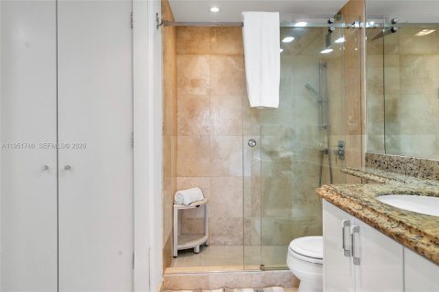Condo in Miami Beach, Florida, 1 bedroom  № 2052924 - photo 17