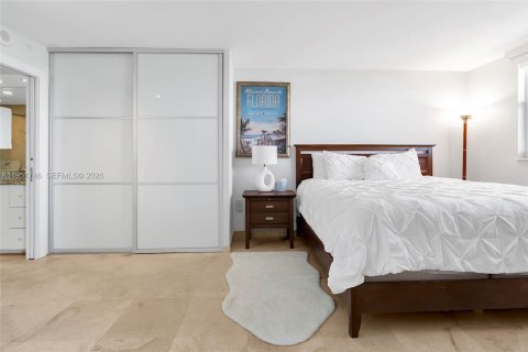 Condo in Miami Beach, Florida, 1 bedroom  № 2052924 - photo 14