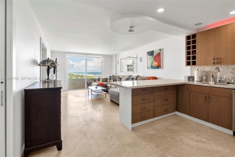 Condo in Miami Beach, Florida, 1 bedroom  № 2052924 - photo 5