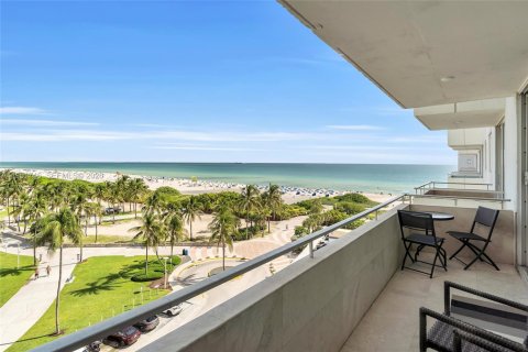 Condo in Miami Beach, Florida, 1 bedroom  № 2052924 - photo 4