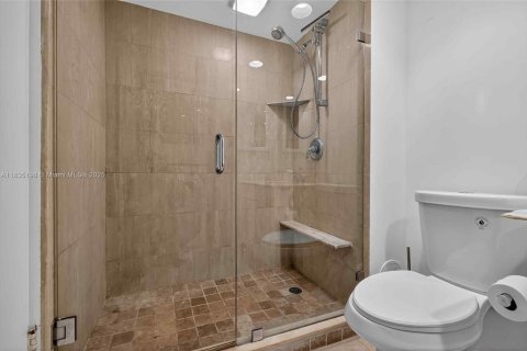 Condo in Miami, Florida, 2 bedrooms  № 1819850 - photo 30