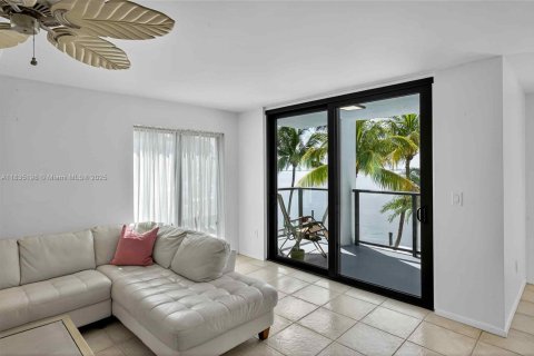 Condo in Miami, Florida, 2 bedrooms  № 1819850 - photo 22