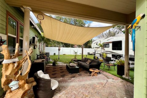 House in Pompano Beach, Florida 8 bedrooms, 115.94 sq.m. № 2002489 - photo 11