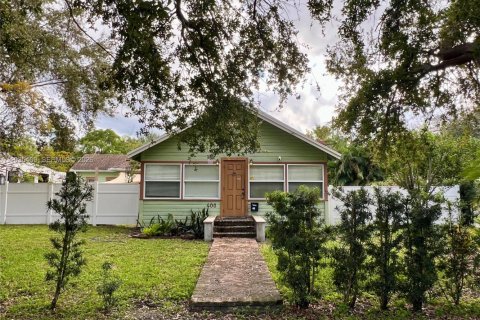 House in Pompano Beach, Florida 8 bedrooms, 115.94 sq.m. № 2002489 - photo 4