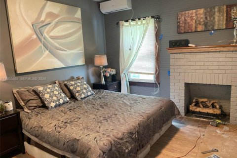 House in Pompano Beach, Florida 8 bedrooms, 115.94 sq.m. № 2002489 - photo 20