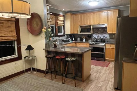 House in Pompano Beach, Florida 8 bedrooms, 115.94 sq.m. № 2002489 - photo 14