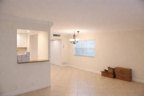 Снять в аренду кондоминиум в Делрей-Бич, Флорида 3 комнаты, 66.89м2, № 2246360 - фото 7