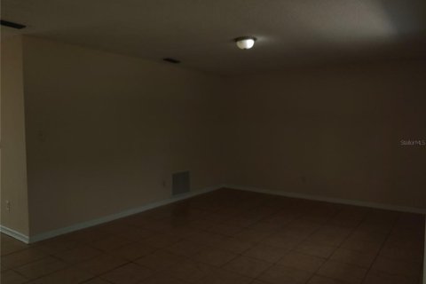 Casa en alquiler en Deltona, Florida, 2 dormitorios, 85.47 m2 № 1919700 - foto 3