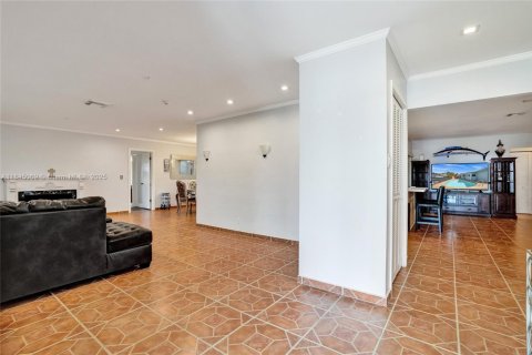 House in Davie, Florida 3 bedrooms, 225.38 sq.m. № 1842663 - photo 7