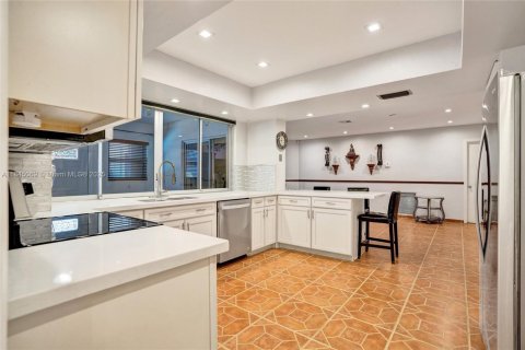 House in Davie, Florida 3 bedrooms, 225.38 sq.m. № 1842663 - photo 19
