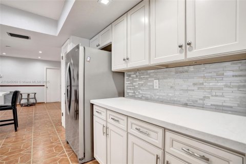 House in Davie, Florida 3 bedrooms, 225.38 sq.m. № 1842663 - photo 16