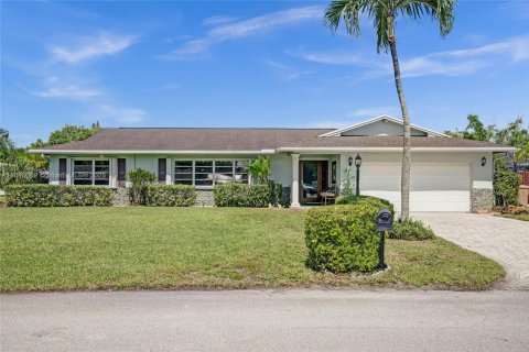 House in Davie, Florida 3 bedrooms, 225.38 sq.m. № 1842663 - photo 1