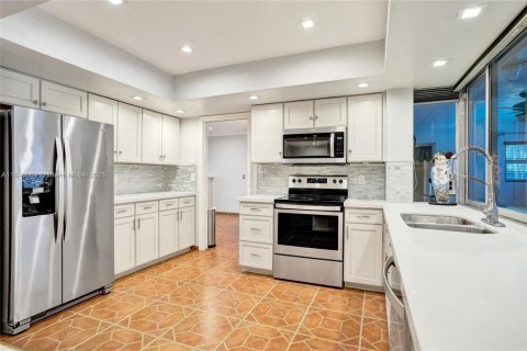House in Davie, Florida 3 bedrooms, 225.38 sq.m. № 1842663 - photo 14