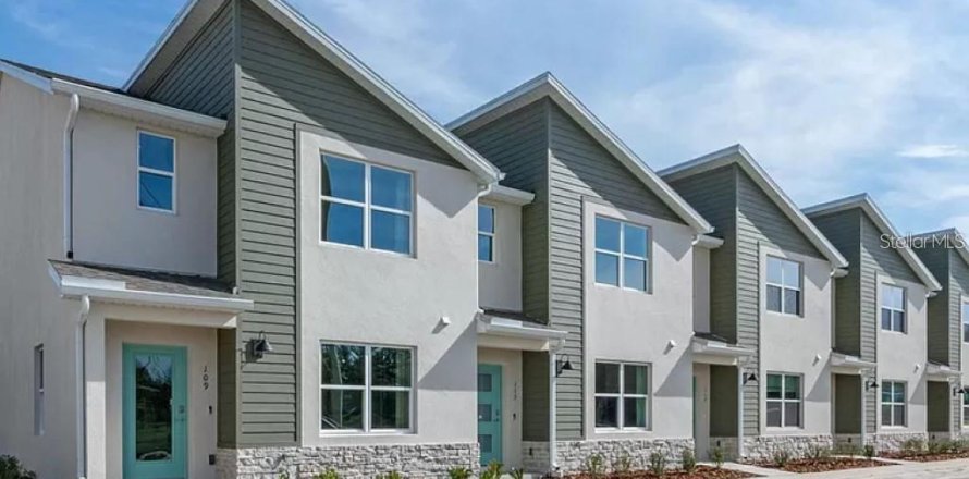 Adosado en Longwood, Florida 3 dormitorios, 138.24 m2 № 2156911
