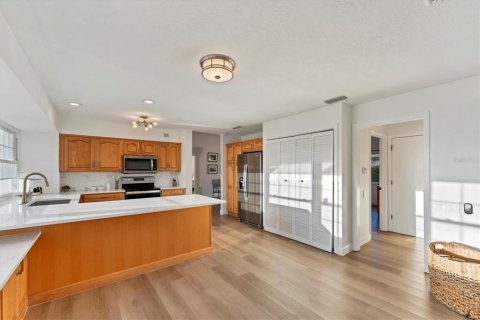 House in Bradenton, Florida 2 bedrooms, 160.72 sq.m. № 1542762 - photo 8