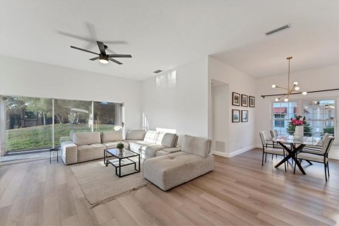 House in Bradenton, Florida 2 bedrooms, 160.72 sq.m. № 1542762 - photo 4