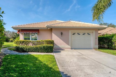 House in Bradenton, Florida 2 bedrooms, 160.72 sq.m. № 1542762 - photo 2