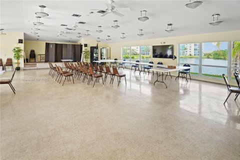 Condominio en venta en Dania Beach, Florida, 2 dormitorios, 110.55 m2 № 1748935 - foto 12