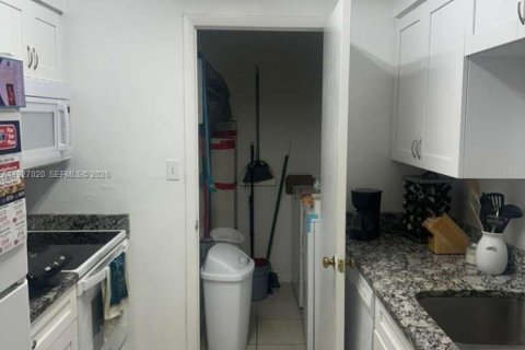 Condo in Tampa, Florida, 2 bedrooms  № 2002664