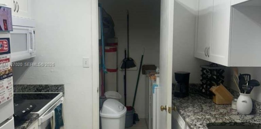 Condo in Tampa, Florida, 2 bedrooms  № 2002664