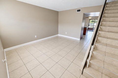Touwnhouse à louer à Miami, Floride: 2 chambres, 92.9 m2 № 2388480 - photo 2