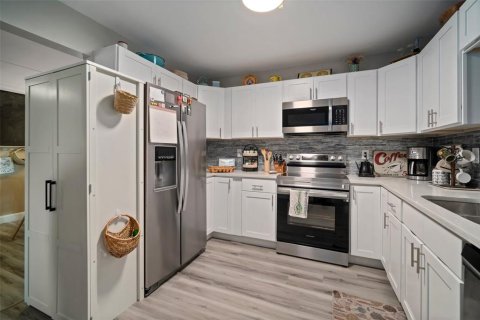 Casa en venta en Saint Petersburg, Florida, 3 dormitorios, 110 m2 № 1608188 - foto 21