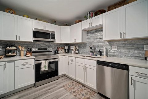 Casa en venta en Saint Petersburg, Florida, 3 dormitorios, 110 m2 № 1608188 - foto 20