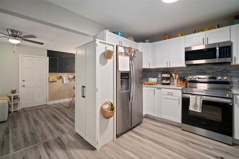 Casa en venta en Saint Petersburg, Florida, 3 dormitorios, 110 m2 № 1608188 - foto 23