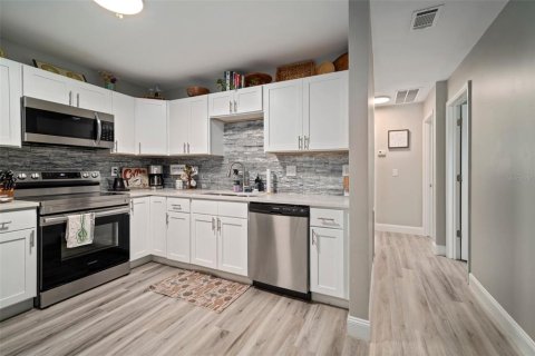Casa en venta en Saint Petersburg, Florida, 3 dormitorios, 110 m2 № 1608188 - foto 24